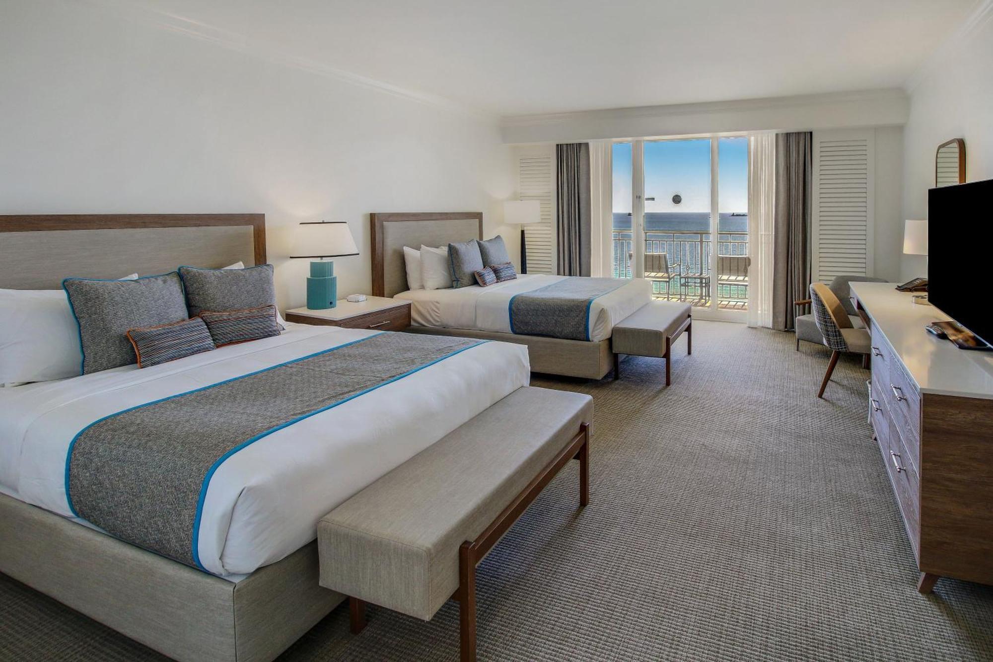 The Atlantic Hotel & Spa Fort Lauderdale Esterno foto A guest room at the Hilton San Diego Bayfront